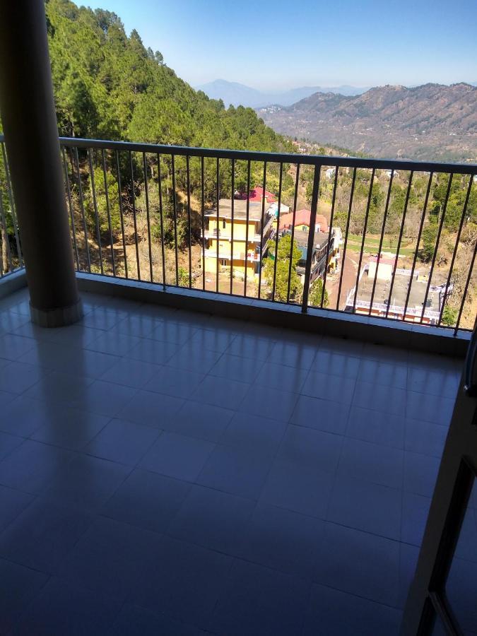 Terrace Retreat Bed & Breakfast Касаули Екстериор снимка
